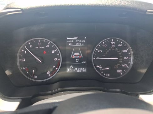 Used 2025 Subaru Crosstrek 2.5i Premium AWD/4WD image 2