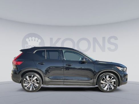 Used 2021 Volvo XC40 P8 Recharge w/ Advanced Package image 8