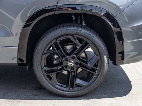 New 2026 Volkswagen Tiguan SE R-Line image 5