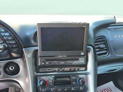 Used 2003 Chevrolet Corvette Coupe w/ Preferred Equipment Group RWD image 11