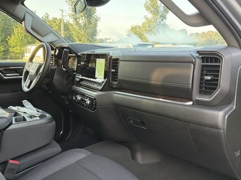Used 2024 GMC Sierra 1500 SLE AWD/4WD image 17