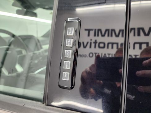 Used 2022 Ford F350 Lariat image 36