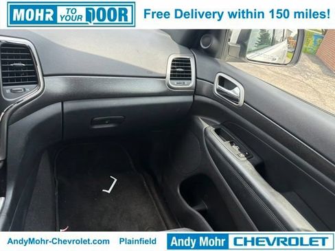 Used 2018 Jeep Grand Cherokee Laredo AWD/4WD image 25