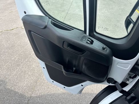 Used 2023 RAM ProMaster 2500 FWD image 11