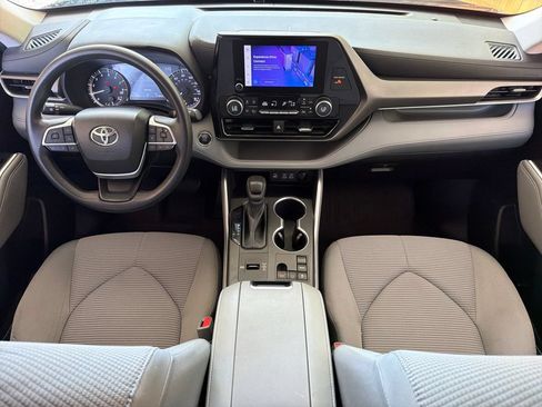 Used 2023 Toyota Highlander L FWD image 23