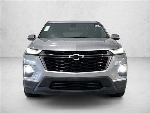 Used 2023 Chevrolet Traverse RS FWD image 3