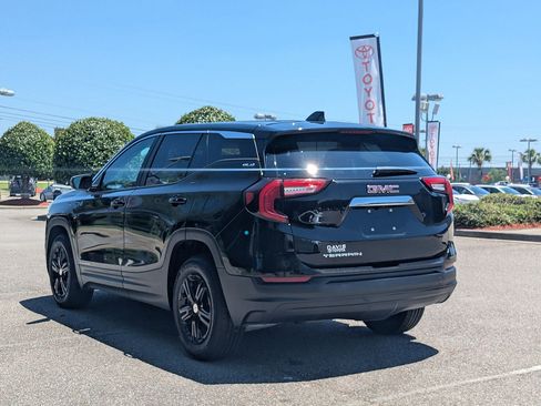 Used 2024 GMC Terrain SLE FWD image 5