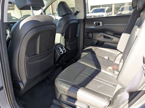 Used 2024 Kia Sorento S image 26