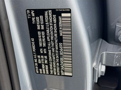 Used 2020 Porsche Macan image 32