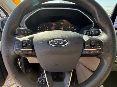 Used 2022 Ford Escape SE image 16