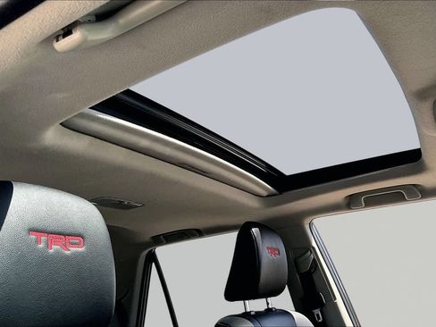 Used 2021 Toyota 4Runner TRD Off-Road Premium w/ Moonroof Package AWD/4WD image 12