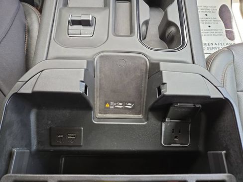 Used 2025 GMC Sierra 3500 AT4 w/ AT4 Premium Plus Package AWD/4WD image 25
