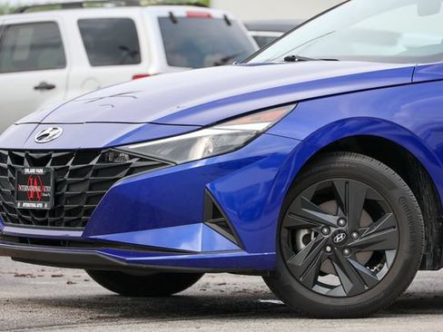 Used 2023 Hyundai Elantra SEL FWD image 13