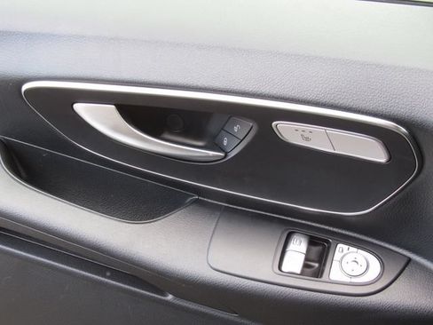 Used 2023 Mercedes-Benz Metris Passenger image 34