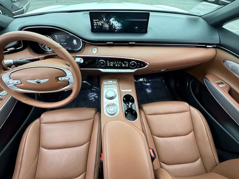 Used 2025 Genesis GV70 2.5T w/ Advanced Package image 21