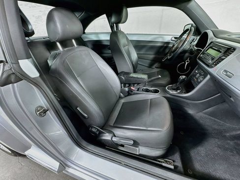 Used 2014 Volkswagen Beetle 2.5 FWD image 31