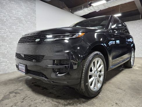 Used 2025 Land Rover Range Rover Sport SE image 5