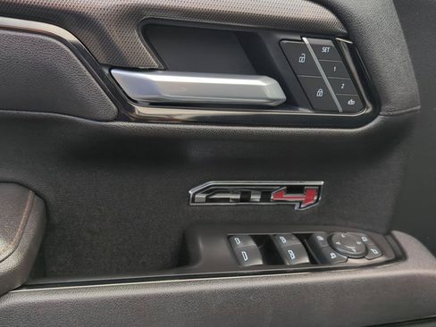 Used 2025 GMC Sierra 1500 AT4 w/ AT4 Preferred Package AWD/4WD image 14