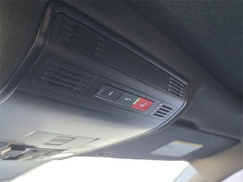 Used 2023 Volkswagen Tiguan SE R-Line image 39