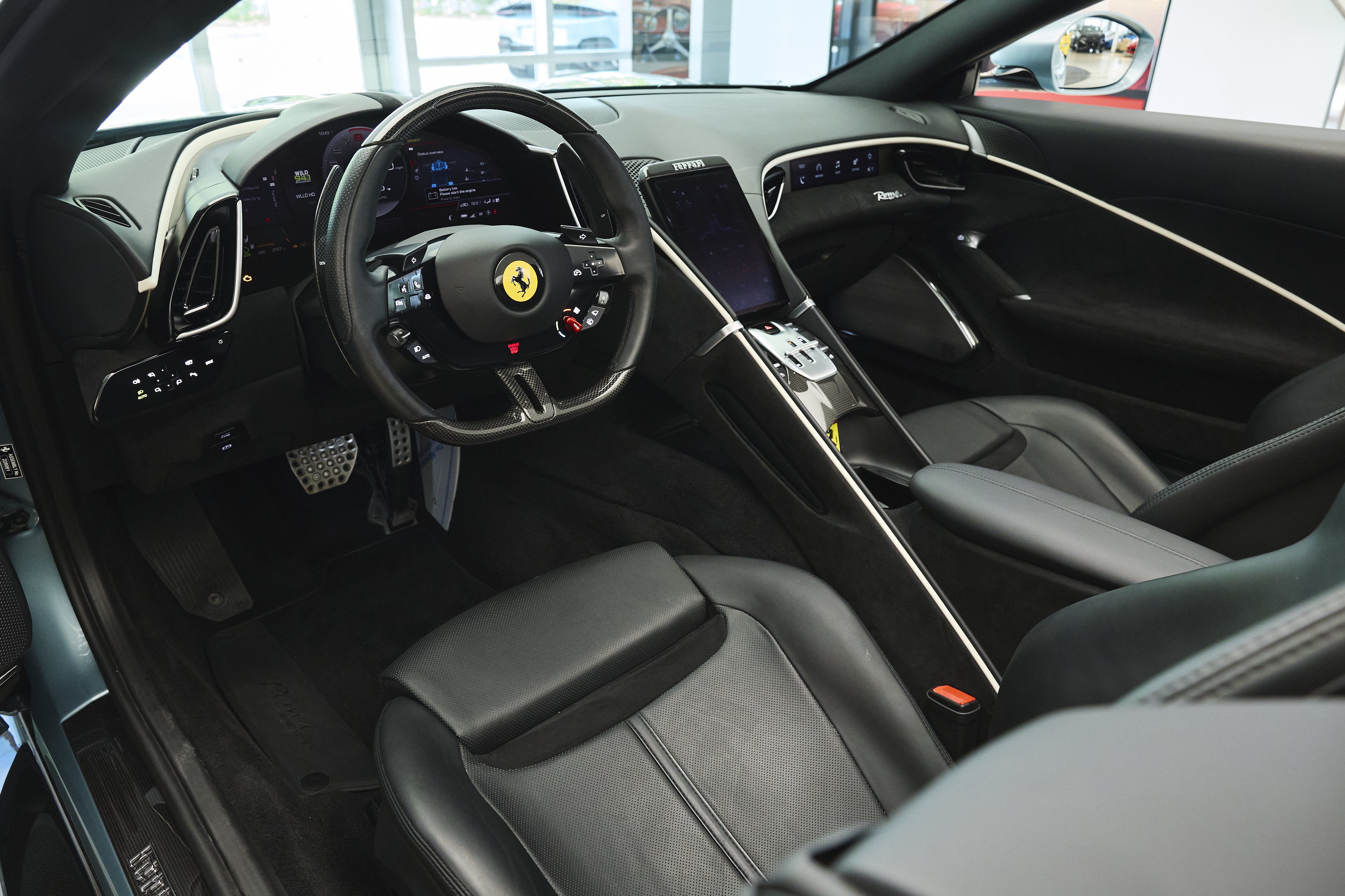 Used 2024 Ferrari Roma Spider RWD image 9