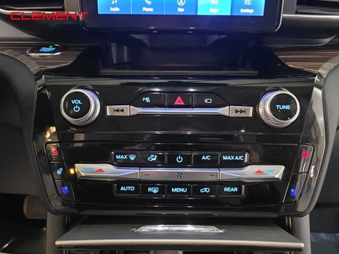 Used 2021 Ford Explorer Limited w/ Equipment Group 301A image 23