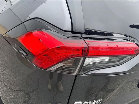 Used 2025 Toyota RAV4 LE image 33