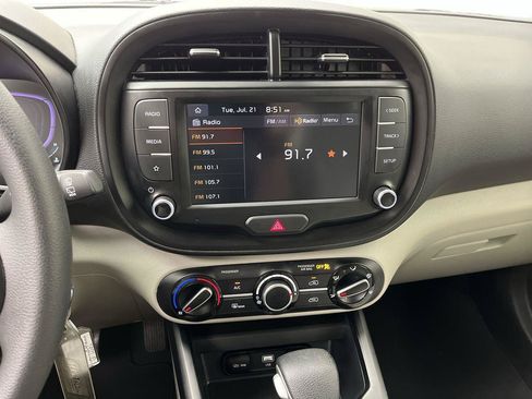 Used 2024 Kia Soul LX FWD image 14