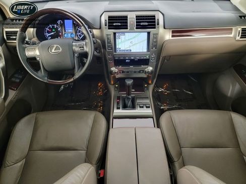 Used 2018 Lexus GX 460 Premium w/ Premium Package image 21