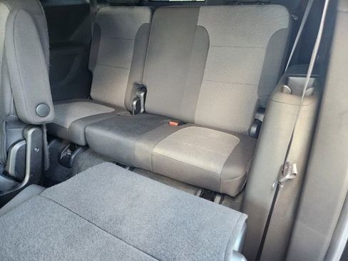 Used 2023 Chevrolet Traverse LT image 12
