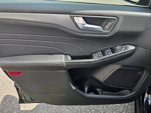 Used 2024 Ford Escape Base image 18