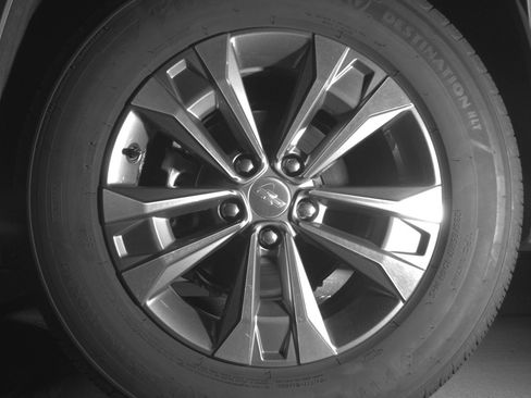 Used 2025 Chevrolet Equinox LT FWD image 14