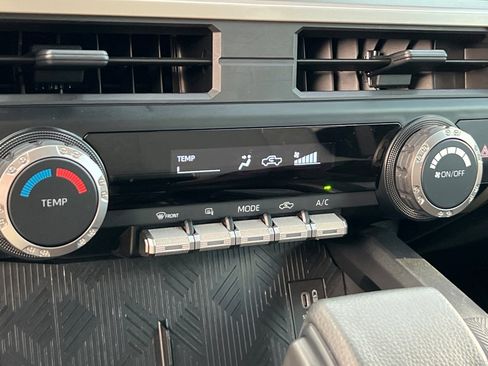 Used 2025 Toyota Tacoma SR5 image 21