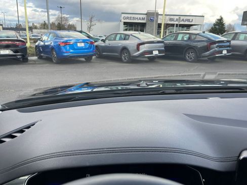 Used 2025 Volkswagen Jetta SE image 34