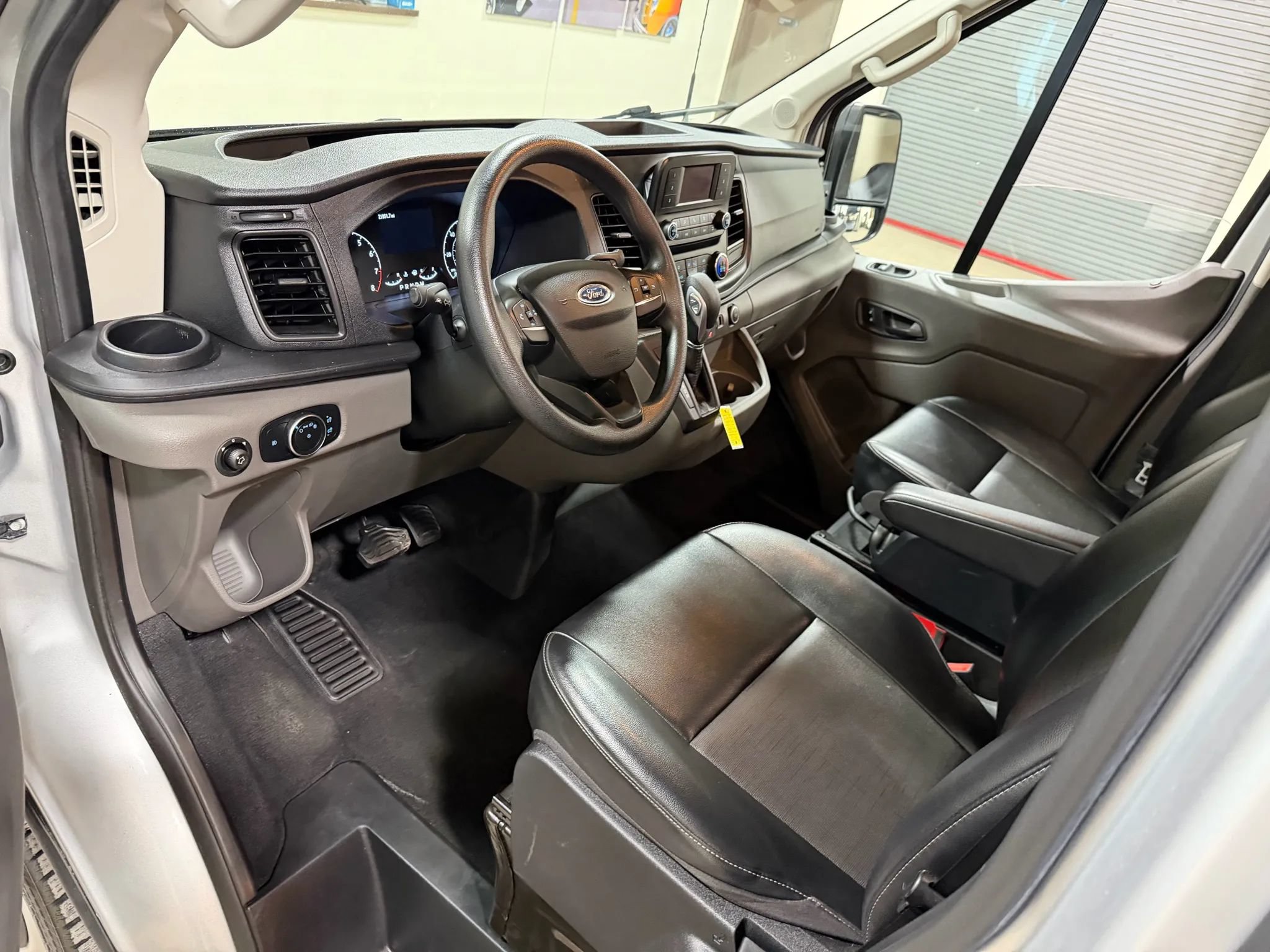 Used 2020 Ford Transit 250 Medium Roof RWD image 36