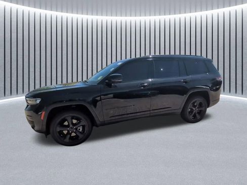 Used 2023 Jeep Grand Cherokee L Laredo AWD/4WD image 5