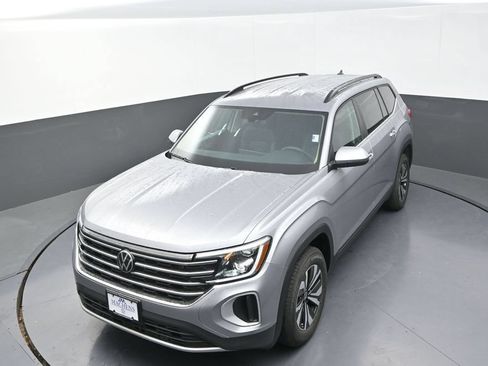 Used 2026 Volkswagen Atlas SE AWD/4WD image 16