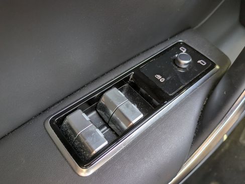 Used 2021 Jaguar F-PACE S AWD/4WD image 25
