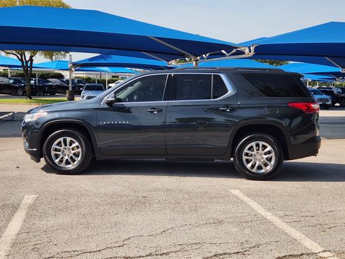 Used 2021 Chevrolet Traverse LT FWD image 3
