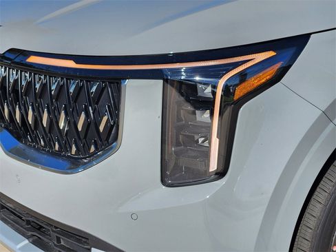 New 2026 Kia Carnival EX image 6