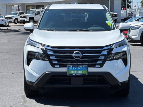 Used 2024 Nissan Rogue SV FWD image 8