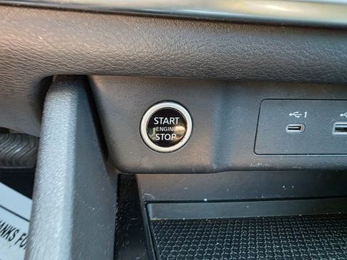 Used 2022 Nissan Rogue SV w/ SV Premium Package image 24