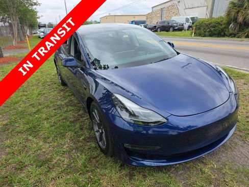 Used 2022 Tesla Model 3 Standard Range RWD image 3