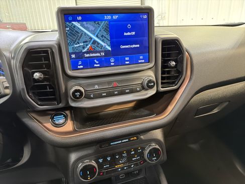 Used 2024 Ford Bronco Sport Outer Banks w/ Tech Package image 18