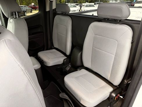 Used 2018 Chevrolet Colorado W/T w/ WT Convenience Package RWD image 19