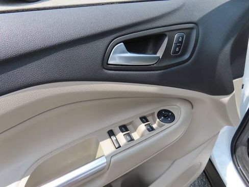Used 2018 Ford Escape SE w/ SE Sync 3 Package FWD image 14