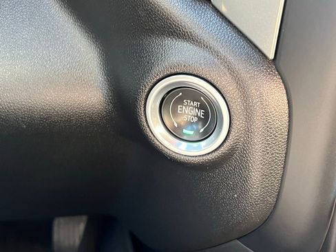 Used 2022 Chevrolet Silverado 2500 LT w/ Convenience Package image 32