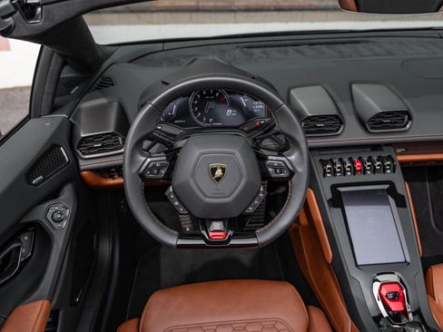 Used 2024 Lamborghini Huracan EVO image 26