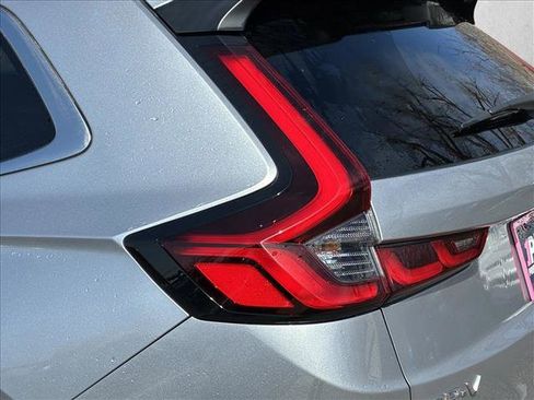 Used 2025 Honda CR-V EX-L image 11