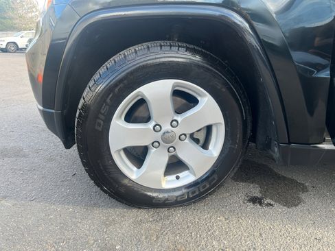 Used 2012 Jeep Grand Cherokee Laredo image 26