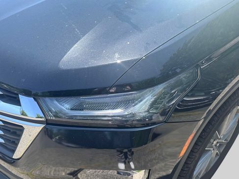 Used 2024 Chevrolet Traverse LT FWD image 7